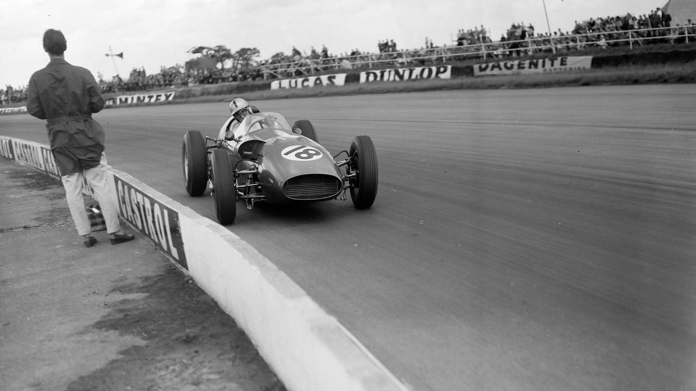 Das erste F1-Engagement von Aston Martin, 1959 bis 1960 (hier Roy Salvadori beim Grand Prix in Silverstone 1960), war nicht von nachhaltigem Erfolg gekrönt.