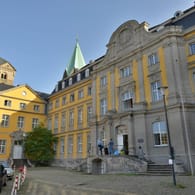 Blick auf die Folkwang-Universität in Essen-Werden: Die Hochschule musste wegen drei Corona-Fällen schließen.