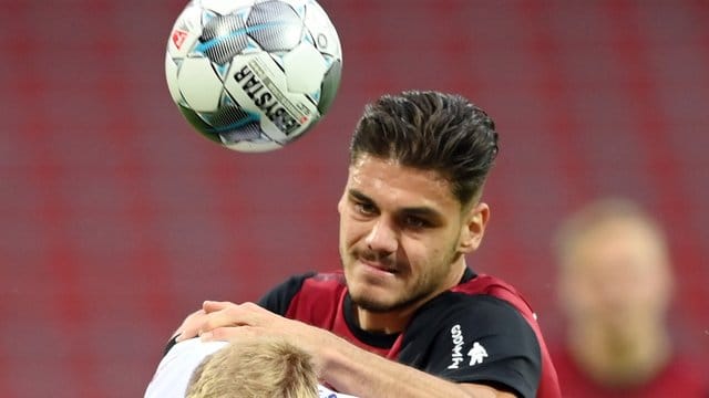 Konstantinos Mavropanos in Aktion.