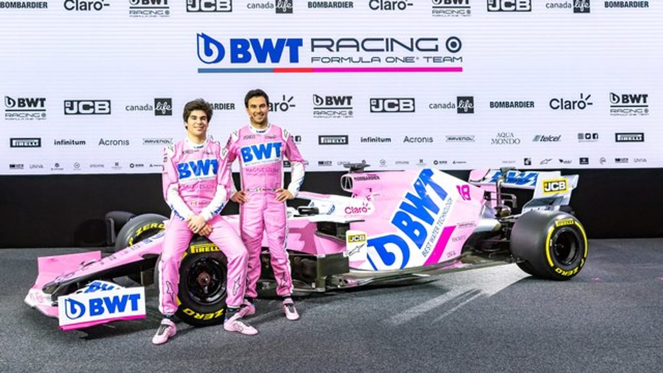 Sergio Perez (r) und Lance Stroll bei der Vorstellung des Rennwagens für die Saison 2020.