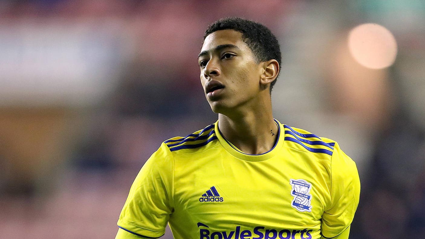 Jude Bellingham: Der Teenager trug bereits in dieser Saison bei Birmingham City ein gelbes Trikot. Jude Bellingham: Der Teenager trug bereits in dieser Saison bei Birmingham City ein gelbes Trikot.
