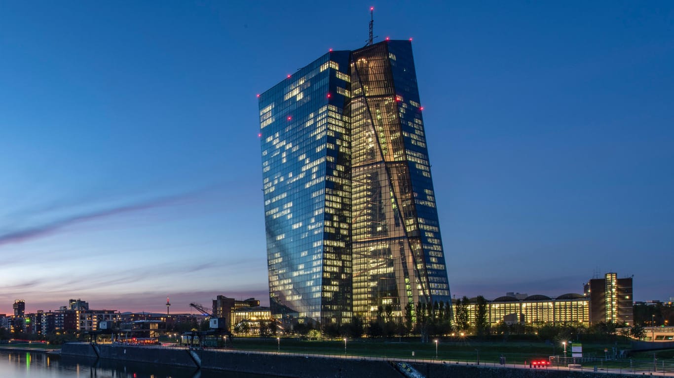 Europäische Zentralbank (EZB) in Frankfurt am Main: Die Währungshüter beließen den Leitzins bei null Prozent.