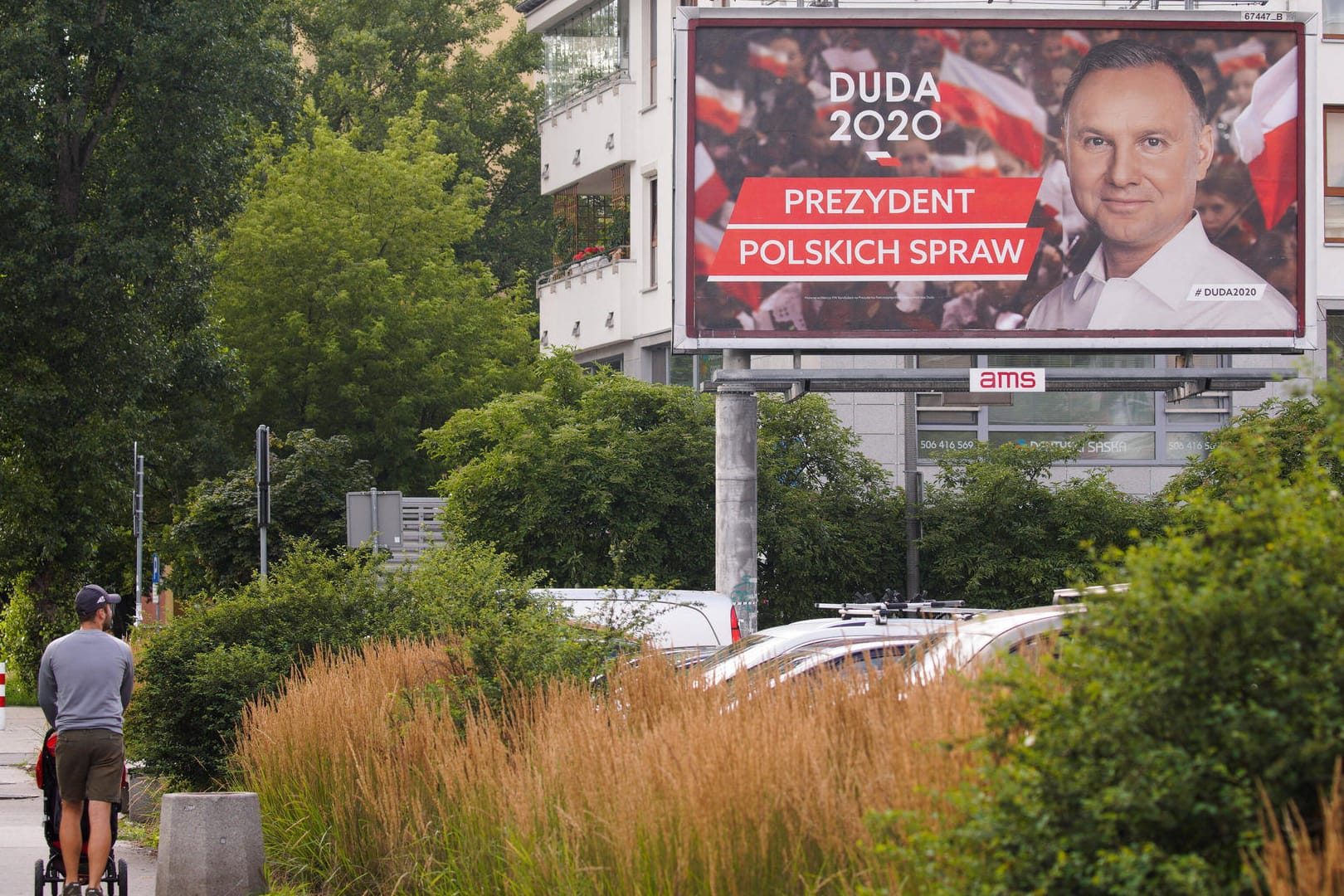 Ein Wahlkampfplakat von Andrzej Duda: Die polnische Opposition hat Beschwerde gegen das Wahlergebnis eingereicht.