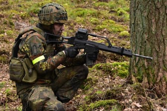 Soldaten im Feuerkampf während einer Übung: Die Bundeswehr vermisst über 60.000 Schuss Munition.