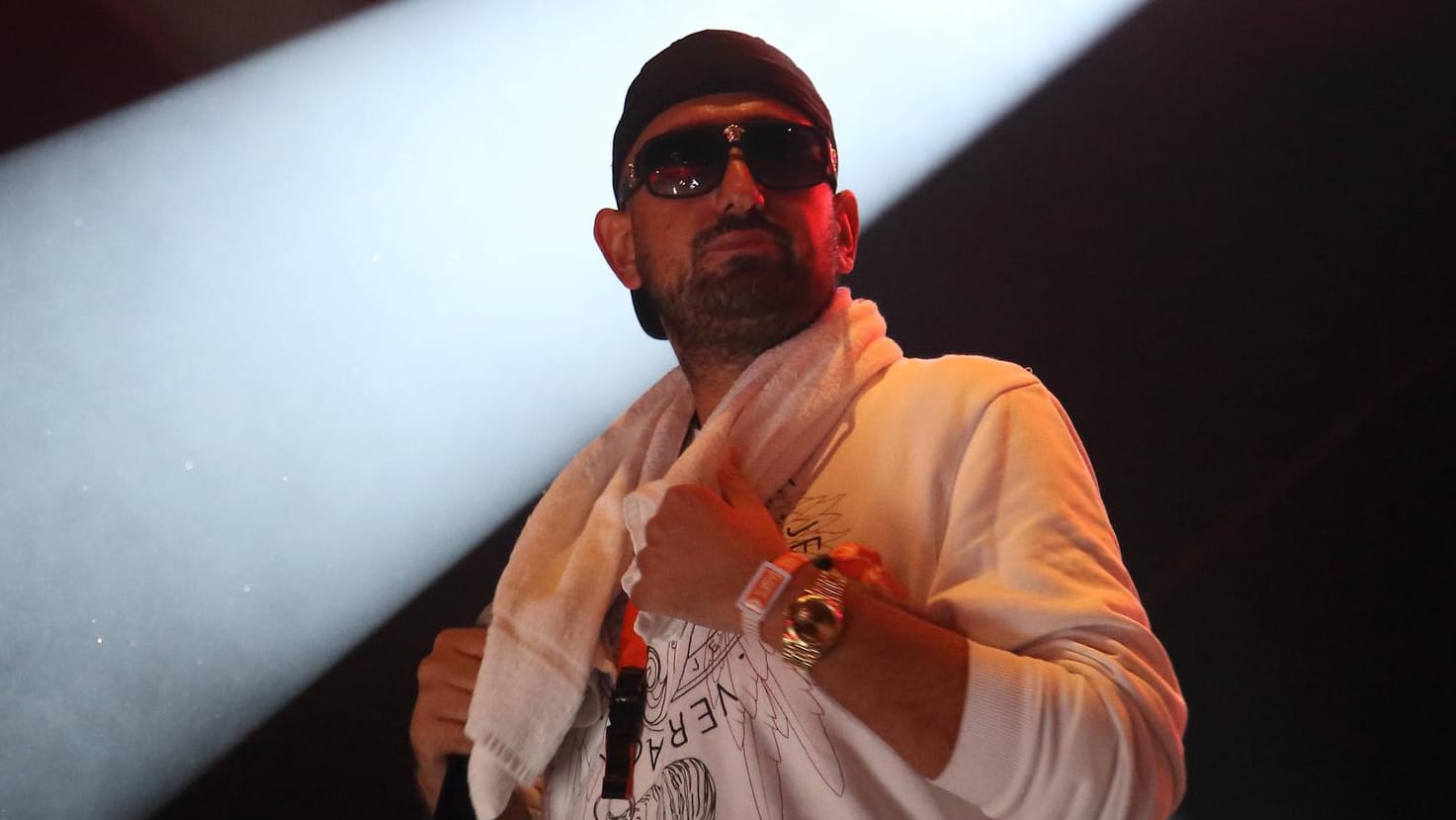 Aykut Anhan alias Haftbefehl: Der Offenbacher Rapper wurde mit einer Schussverletzung in die Klinik. Aykut Anhan alias Haftbefehl: Der Offenbacher Rapper wurde mit einer Schussverletzung in die Klinik.