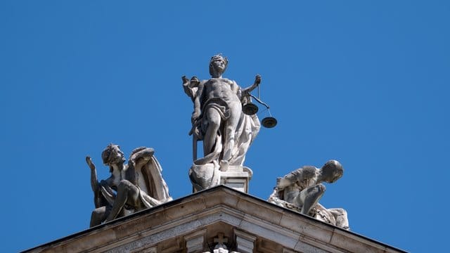 Justita Statue