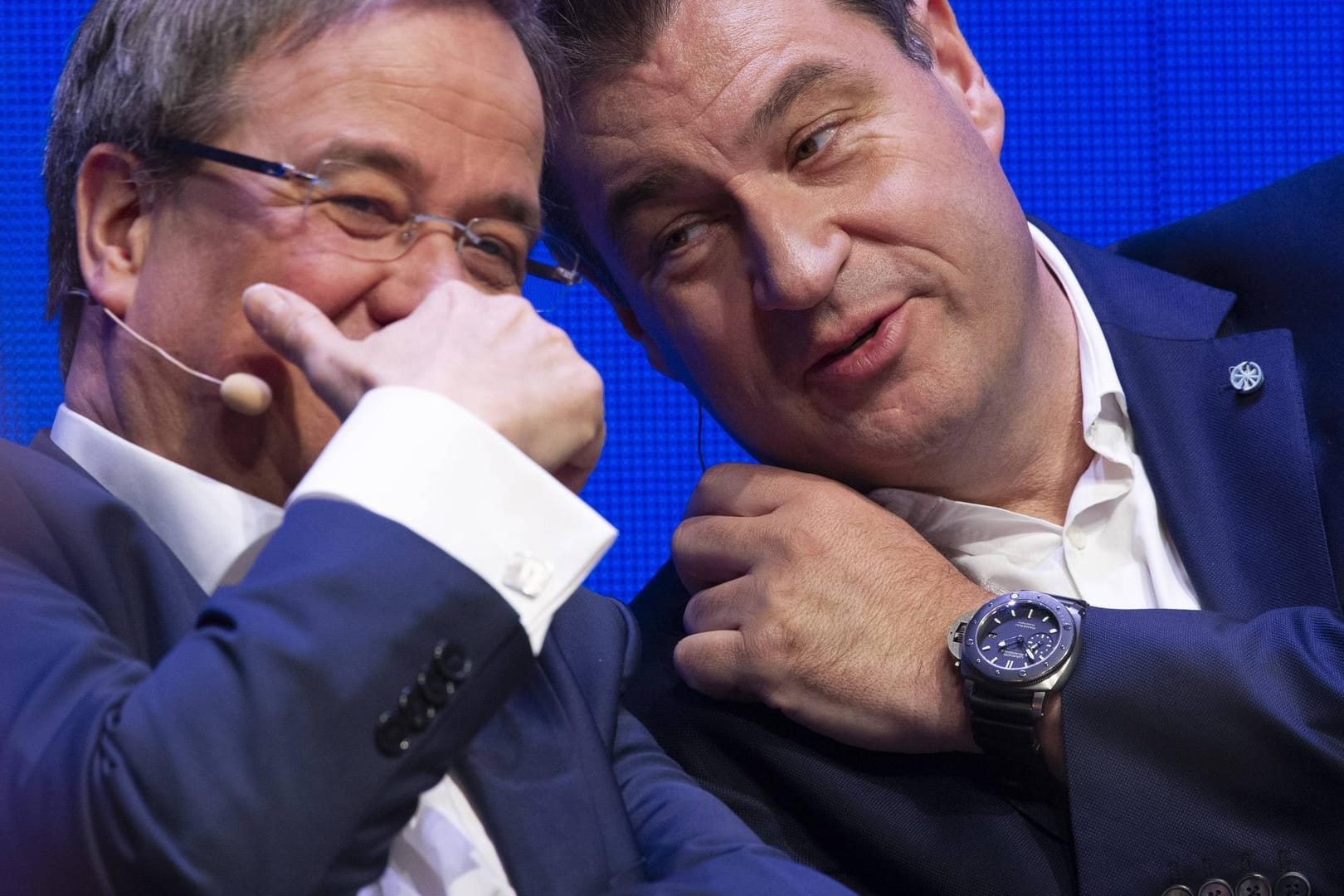 Armin Laschet (links) und Markus Söder: Laut einem Bericht wird in der CDU ein Vorschlag diskutiert, der dem CSU-Chef den Weg ins Kanzleramt ebnen könnte und Laschet als Bundespräsidenten sieht.