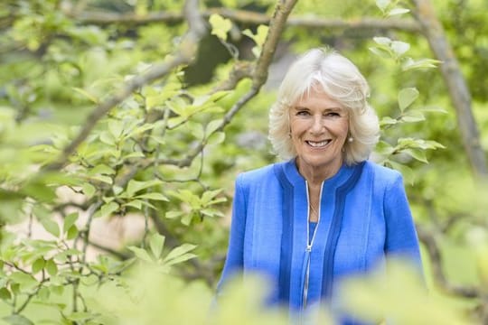 Camilla, Herzogin von Cornwall, im Garten von Clarence Hauses, aufgenommen anlässlich ihres 73.