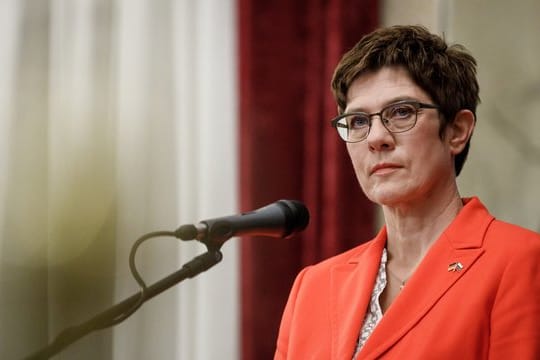 Annegret Kramp-Karrenbauer (CDU)ist auf einer viertägigen Reise durch mehrere Staaten an der östlichen Außengrenze der EU unterwegs.