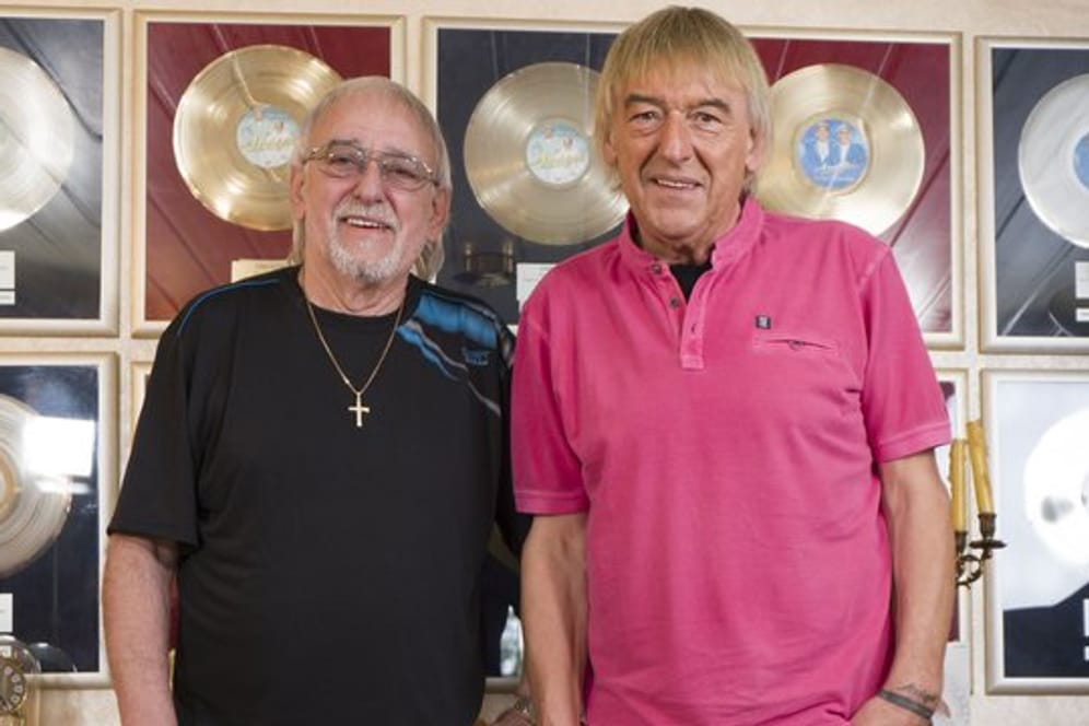 Karl-Heinz Ulrich (71, l) und sein Bruder Bernd Ulrich (69, r) führen als die Amigos die Charts an.