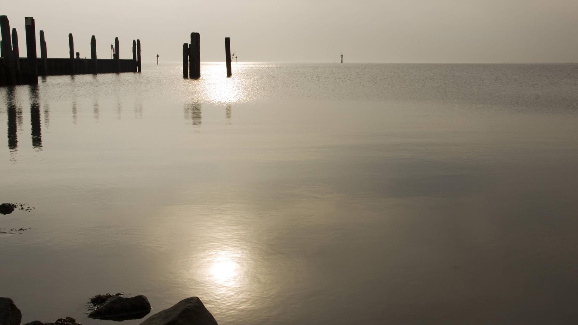 Niederländische Nordseeinsel: Die Küste vor Ameland.