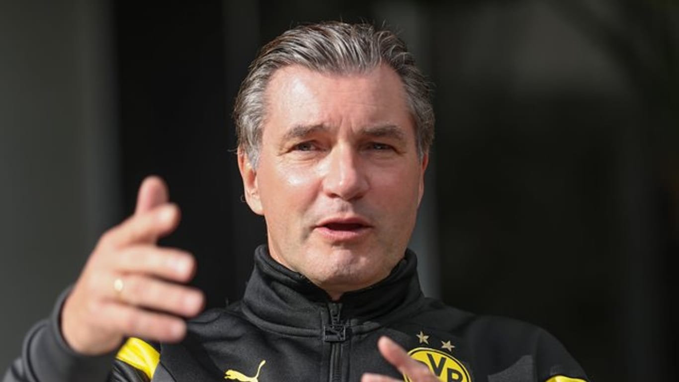 Borussia Dortmunds Sportdirektor Michael Zorc reagiert auf Vorwürfe aus Paris.