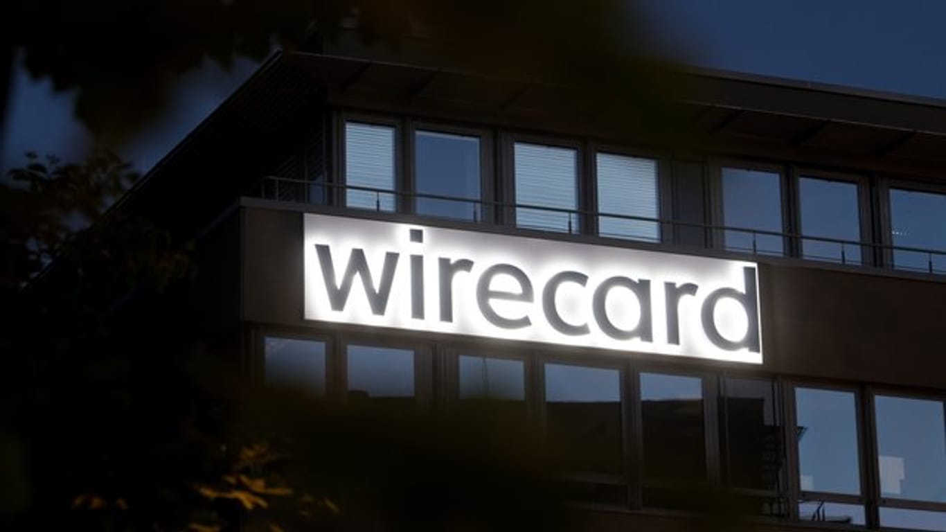 Der Schriftzug von Wirecard an der Firmenzentrale des Zahlungsdienstleisters.