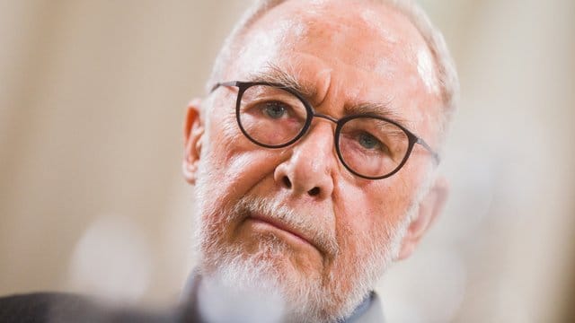 Gerhard Richters Bild "Christiane und Kerstin" brachte bei einer Versteigerung in München genau 2,625 Millionen Euro ein. Gerhard Richters Bild "Christiane und Kerstin" brachte bei einer Versteigerung in München genau 2,625 Millionen Euro ein.