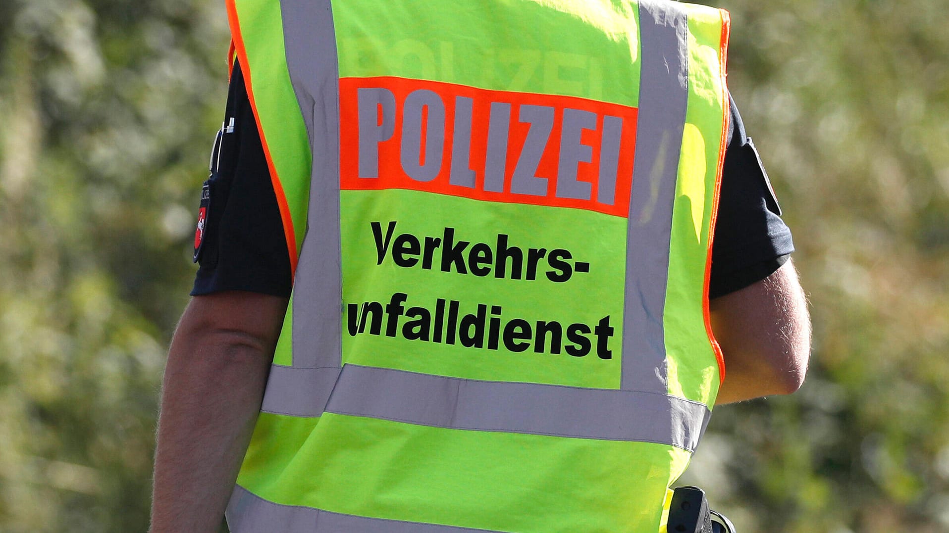 Zwischen den Anschlussstellen Weener und Jemgum: Bei einem Auffahrunfall auf der A31 starb ein Mensch. (Symbolbild) Zwischen den Anschlussstellen Weener und Jemgum: Bei einem Auffahrunfall auf der A31 starb ein Mensch. (Symbolbild)