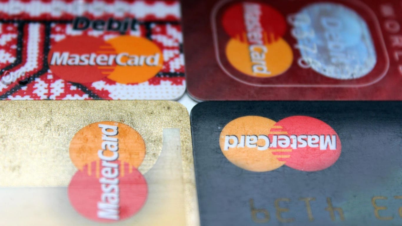 Groß angelegter Betrug: Wie die "Frankfurter Allgemeine Sonntagszeitung" berichtet, wurden Tausende "Mastercard"-Kreditkarten gehackt. (Symbolbild)