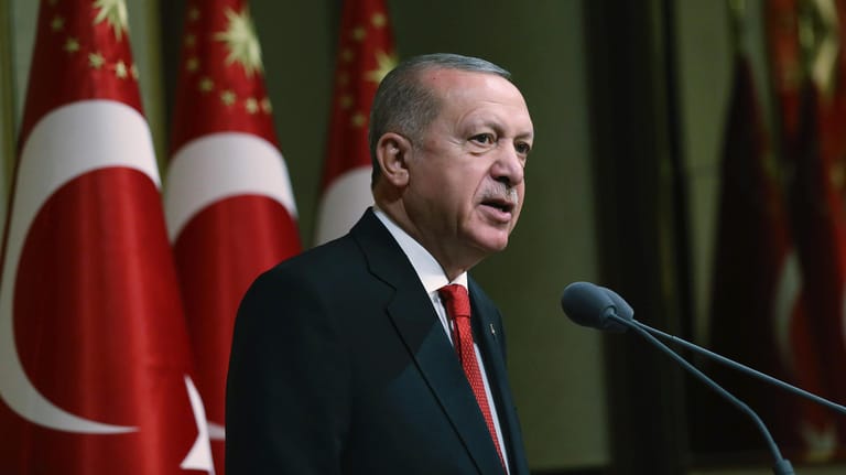 Der türkische Präsident Recep Tayyip wird wegen der Umwandlung der Hagia Sophia in eine Moschee heftig kritisiert.