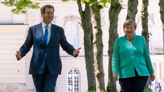 CSU-Chef Markus Söder und Kanzlerin Merkel auf Schloss Herrenchiemsee.