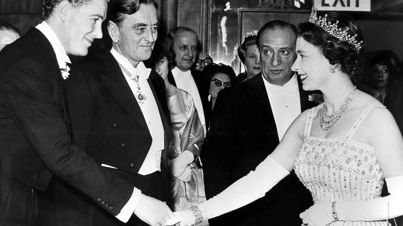 Die Queen trug das Kleid im Dezember 1962.