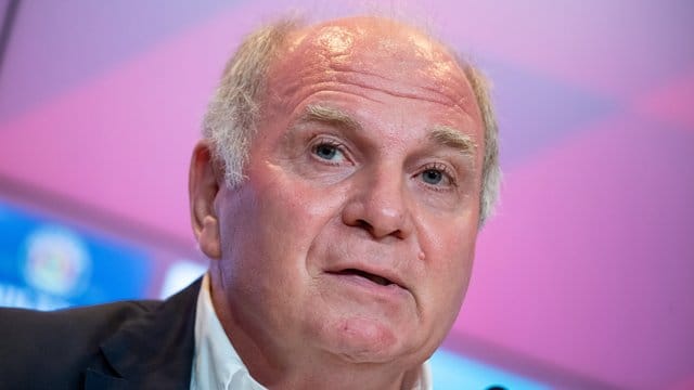"Der Fußball gehört allen", sagt Uli Hoeneß, Bayern Münchens Ehrenpräsident. "Der Fußball gehört allen", sagt Uli Hoeneß, Bayern Münchens Ehrenpräsident.