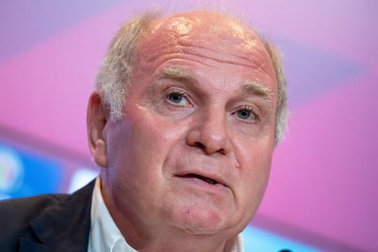 "Der Fußball gehört allen", sagt Uli Hoeneß, Bayern Münchens Ehrenpräsident.