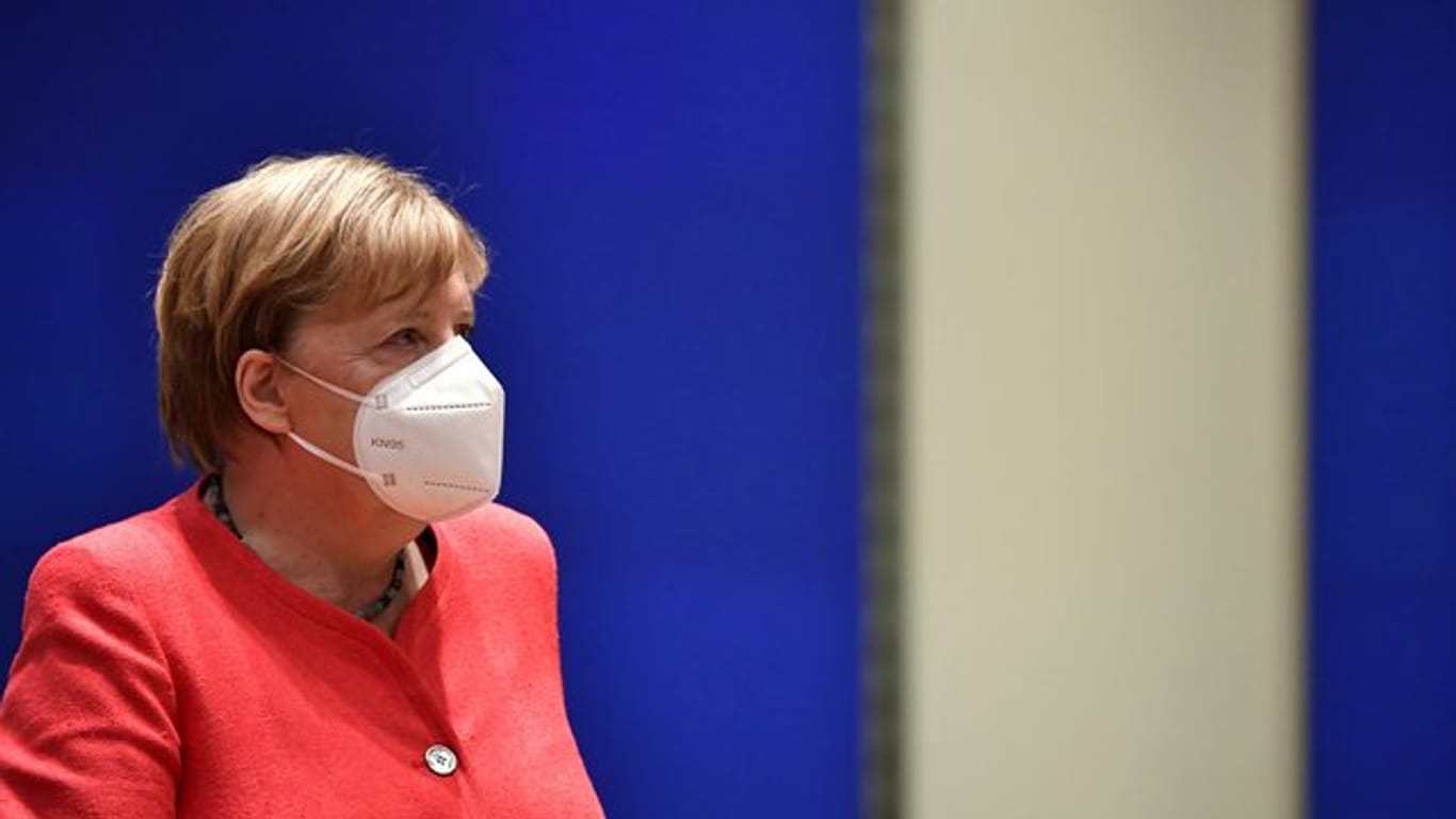 Bundeskanzlerin Merkel hat eine Vermittlerrolle beim EU-Gipfel, weil Deutschland seit 1.