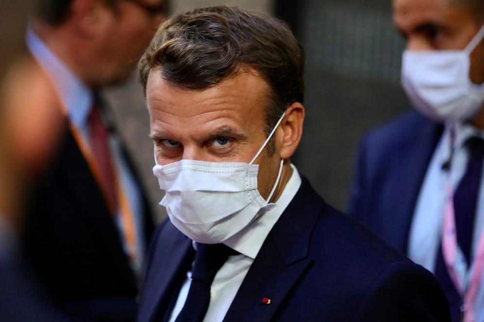 Der EU-Sondergipfel zur Bekämpfung der Corona-Pandemie ist ein Geduldsspiel: Der französische Präsident Macron hat in der Nacht Dampf abgelassen.