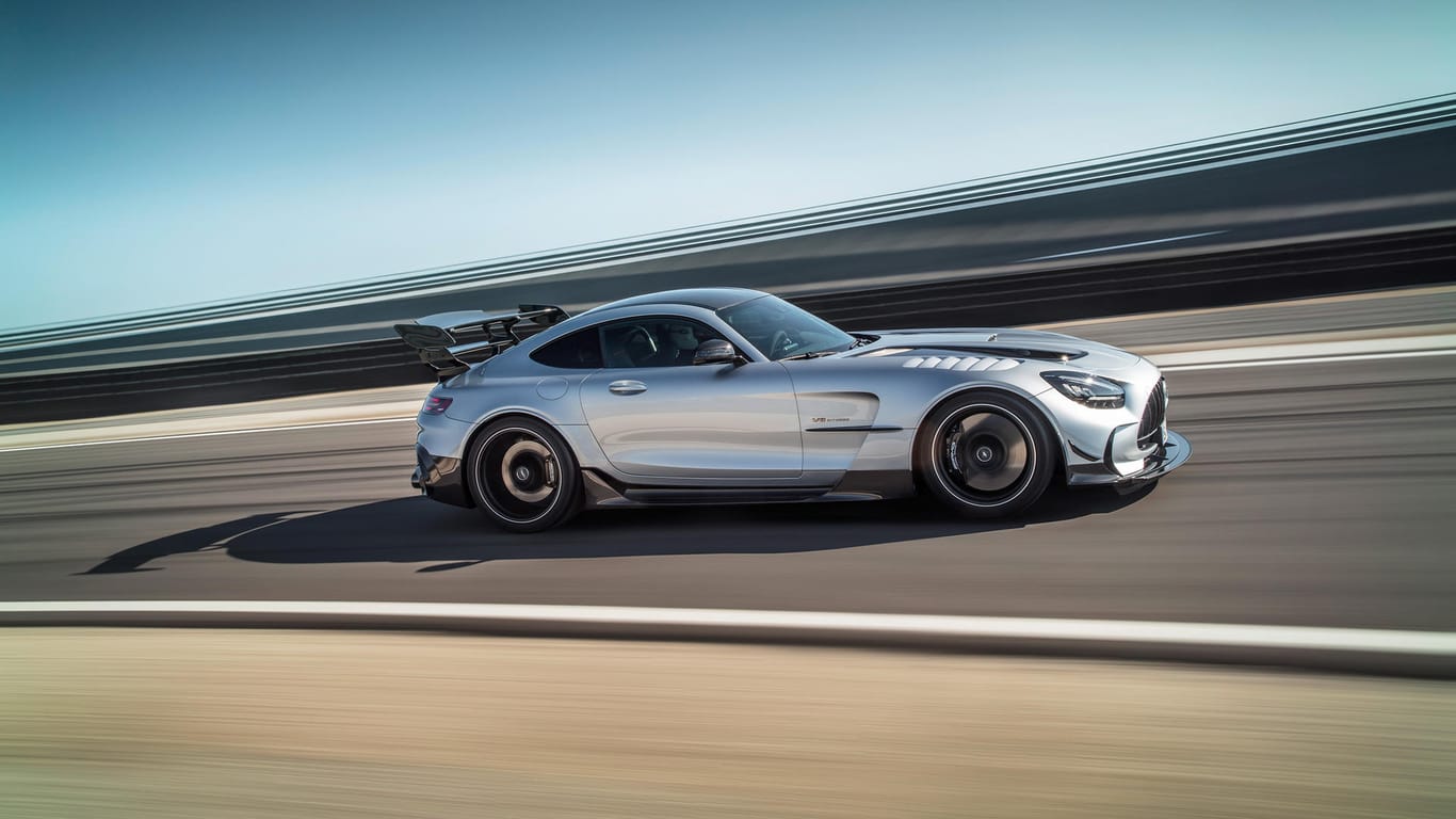 Schnelles Auto: Der Mercedes-AMG GT kann mit Hilfe seines 730 PS starken Achtzylinders bis zu 325 km/h schnell werden.
