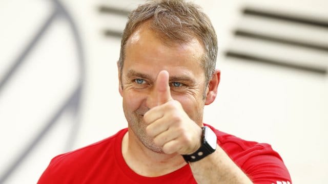 Hat mit seinen Spielern wieder das Training aufgenommen: Bayern-Coach Hansi Flick.