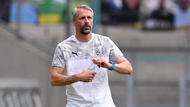 Gladbachs Trainer Marco Rose wird mit der Mannschaft das Sommer-Trainingslager im nordrhein-westfälischen Marienfeld beziehen. Gladbachs Trainer Marco Rose wird mit der Mannschaft das Sommer-Trainingslager im nordrhein-westfälischen Marienfeld beziehen.