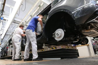 Arbeiter bei Volkswagen (Symbolbild): In Wolfsburg verdienen die Menschen gutes Geld.