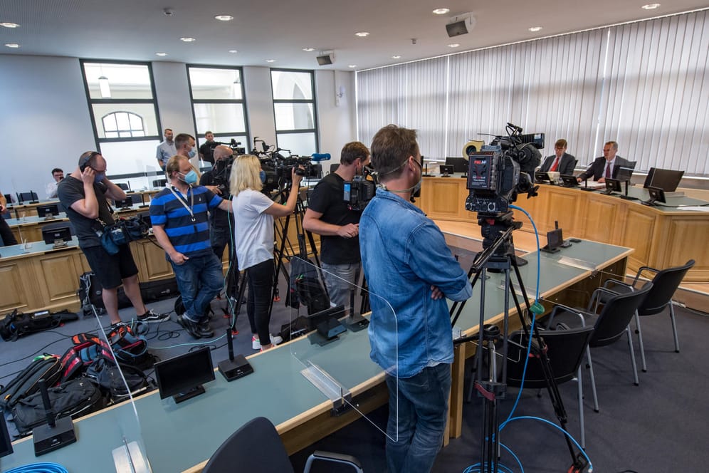 Verhandlungssaal des Landgerichts Magdeburg: Die Staatsanwaltschaft hat vor Prozessbeginn Informationen bekannt gegeben.