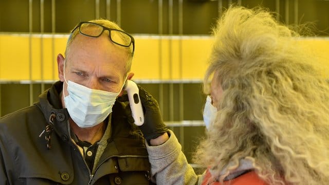 Bei einer Rückkehr von Zuschauern zur neuen Saison will Borussia Dortmund keine zusätzliche Kontroll- und Sicherheitstechnik nutzen. Bei einer Rückkehr von Zuschauern zur neuen Saison will Borussia Dortmund keine zusätzliche Kontroll- und Sicherheitstechnik nutzen.