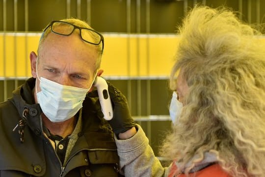 Bei einer Rückkehr von Zuschauern zur neuen Saison will Borussia Dortmund keine zusätzliche Kontroll- und Sicherheitstechnik nutzen.