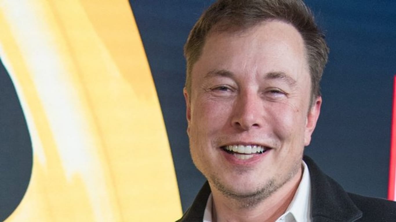 Elon Musk gibt Rätsel auf.
