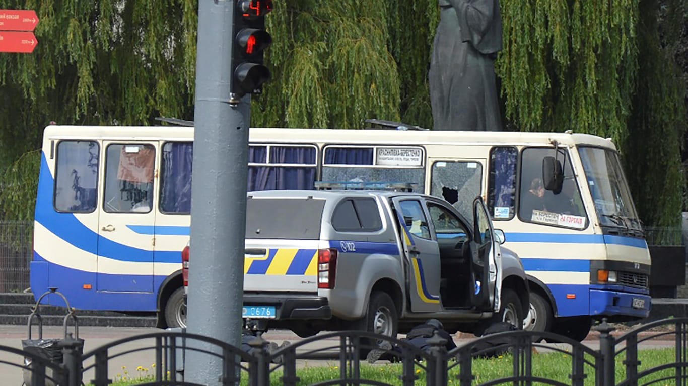 Geiselnahme in Lutsk: Der schwer bewaffnete Täter ist nach stundenlangen Verhandlungen festgenommen worden.