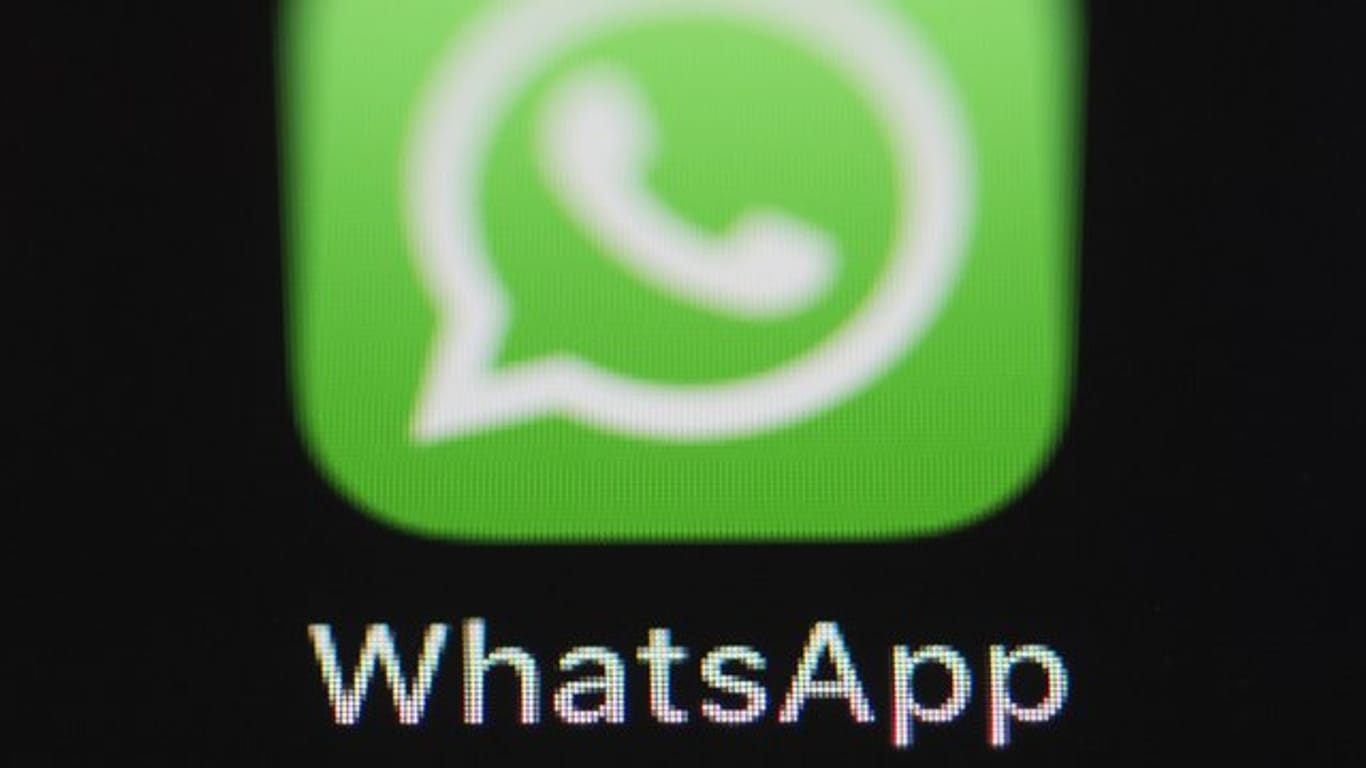 Die Messenger-App WhatsApp lässt sich auch über Browser auf einem Computer nutzen - für das BKA offenbar ein Einfallstor zum Mitlesen.