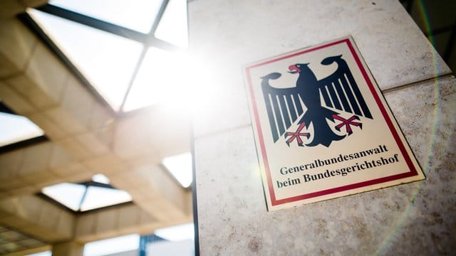 Der Generalbundesanwalt klagt einen Tadschiken wegen islamistischer Anschlagspläne an. Der Generalbundesanwalt klagt einen Tadschiken wegen islamistischer Anschlagspläne an.