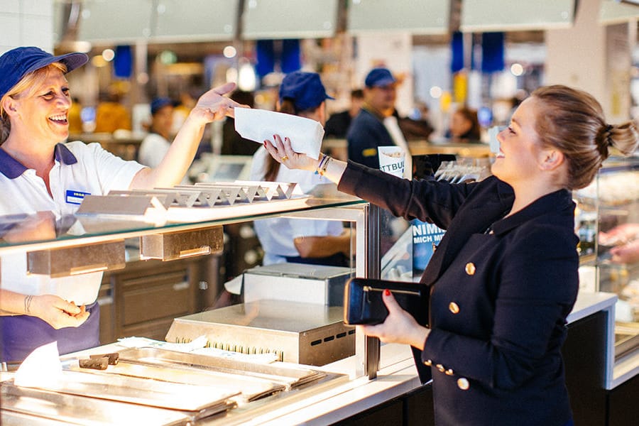 Bistro: Viele Kunden nutzen auch die Angebote im Ikea-Restaurant.