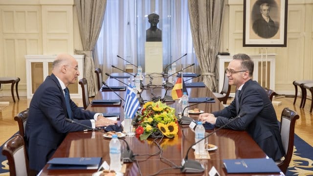 Bundesaußenminister Heiko Maas zu Gast bei seinem griechischen Amtskollege Nikos Dendias in Athen. Bundesaußenminister Heiko Maas zu Gast bei seinem griechischen Amtskollege Nikos Dendias in Athen.
