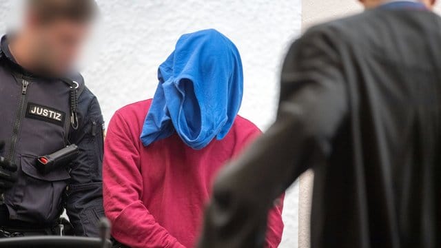 Prozess um Mord mit Samuraischwert Prozess um Mord mit Samuraischwert