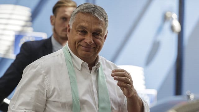 Ungarns Premierminister Viktor Orban freut sich über die Ergebnisse des EU-Gipfels. Ungarns Premierminister Viktor Orban freut sich über die Ergebnisse des EU-Gipfels.