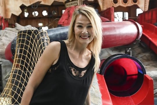 Franziska van Almsick 2019 in der Indoor-Wasserwelt "Rulantica" im Europa-Park.