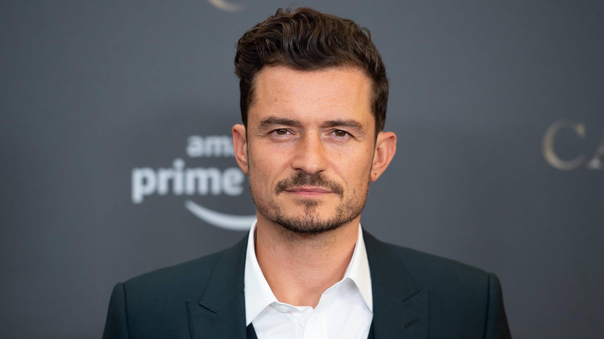 Orlando Bloom: Der US-Darsteller trauert um seinen Hund "Mighty".