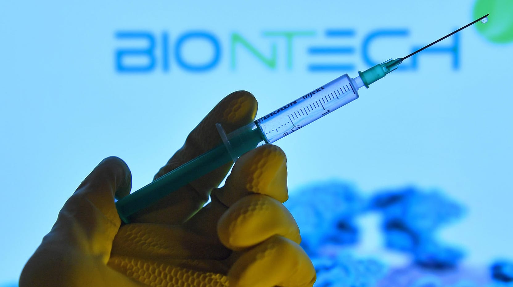 Nocht ist kein Corona-Impfstoff zugelassen: Die USA haben unter anderem bei Biontech trotzdem schon Hunderte Millionen Dosen vorbestellt. (Symbolfoto) Nocht ist kein Corona-Impfstoff zugelassen: Die USA haben unter anderem bei Biontech trotzdem schon Hunderte Millionen Dosen vorbestellt. (Symbolfoto)