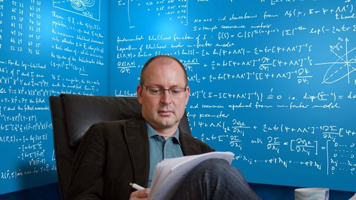Christian Hesse ist Mathematiker an der Universität Stuttgart.
