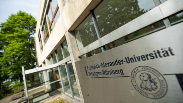Blick auf die Friedrich-Alexander-Universität Erlangen-Nürnberg: Die Einrichtung sieht die Eröffnung der Technischen Universität Nürnberg skeptisch. Sie befürchtet inhaltliche Überschneidungen.
