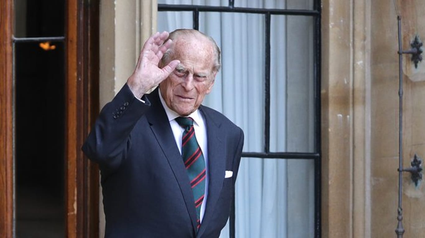 Prinz Philip verabschiedet sich von seiner Rolle als Ehrenoberst des Infanterie-Regiments The Rifles.