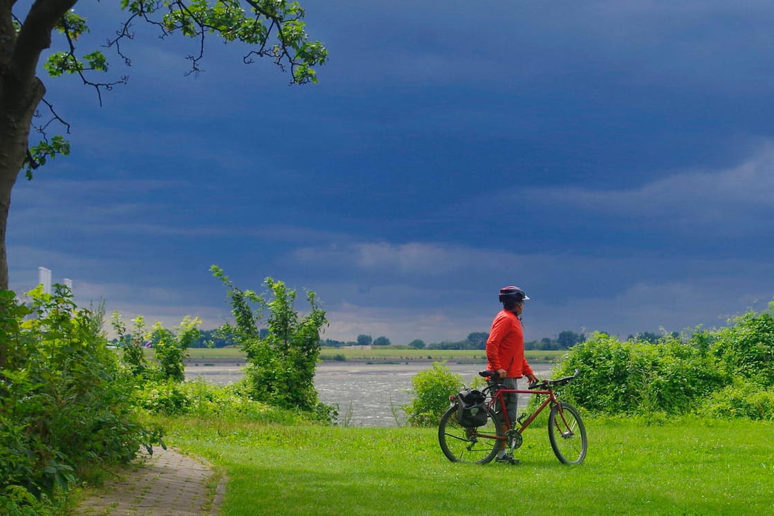 Wechselhaftes und teils ungemütliches Sommerwetter: So richtig Sommer ist es nur in einem Landesteil, der Rest muss immer wieder mit Unwettern und Regen rechnen.