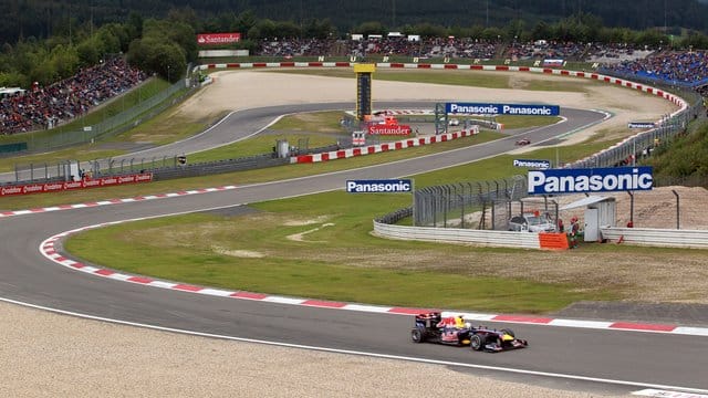 Der Formel-1-Zirkus könnte wohl bald auf den Nürburgring zurückkehren. Der Formel-1-Zirkus könnte wohl bald auf den Nürburgring zurückkehren.